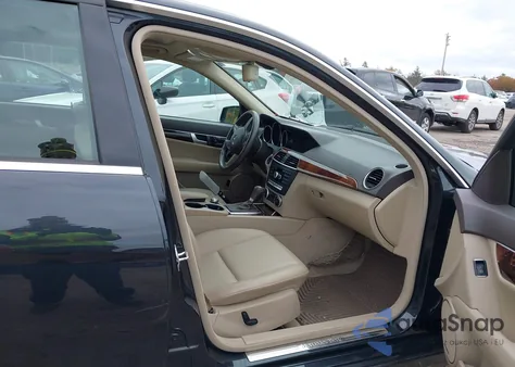 2014 Mercedes-Benz C 300 Luxury 4Matic from USA, damaged, VIN WDDGF8AB8EG176939